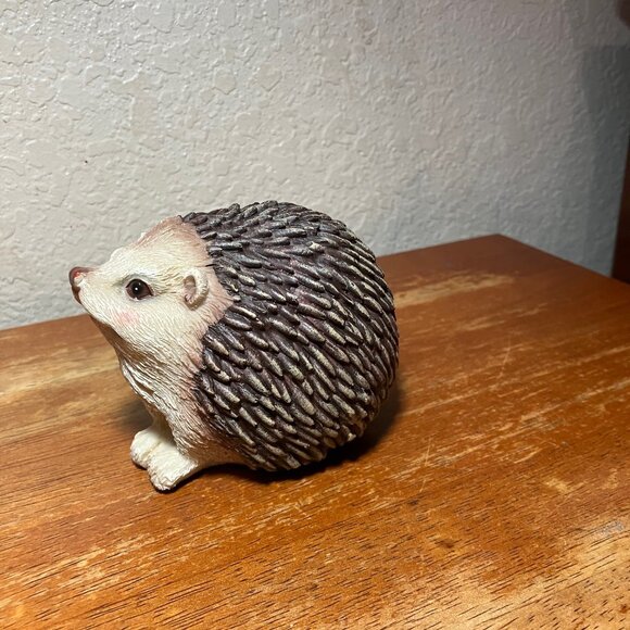 Small  Hedgehog. Resin  3.5 inches‎ tall - Picture 3 of 5